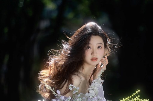 她是B站里的央视女神“黑料”被全网曝光后粉丝却更爱她了？
